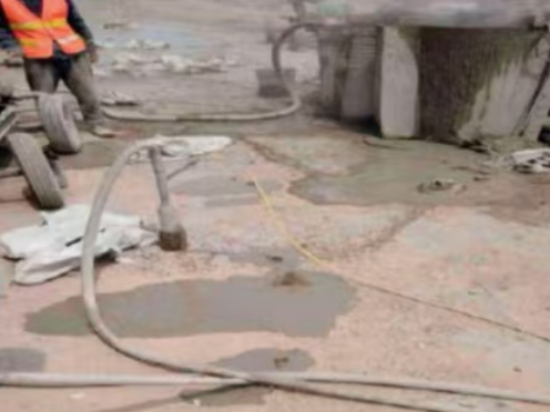 高安水泥混凝土路面板底注浆技术 路面脱空注浆整治方案