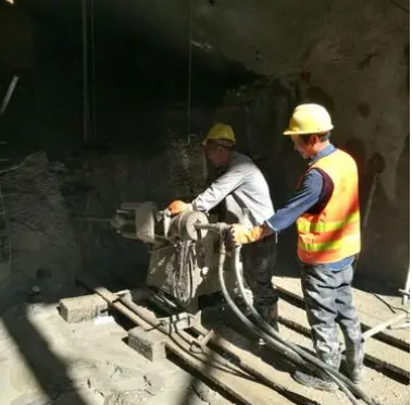 高安水下抗分散灌浆料特点 水下不分散注浆料介绍